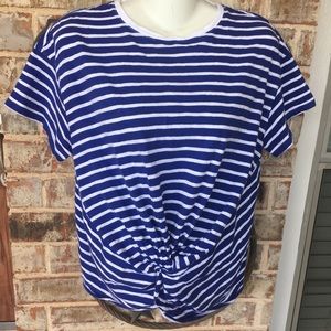 Top Blue stripe t shirt  short sleeves sz M